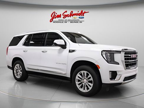 Used 2024 GMC Yukon SLT AWD/4WD image 1