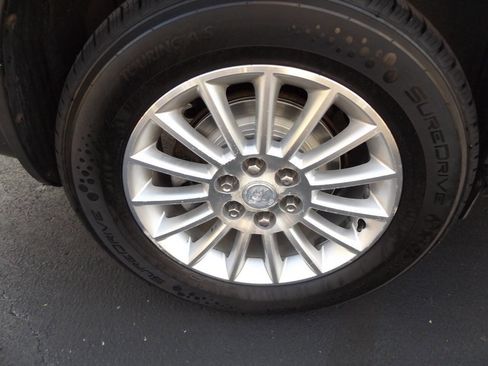 Used 2011 Buick Enclave CX w/ Driver Confidence Package image 33