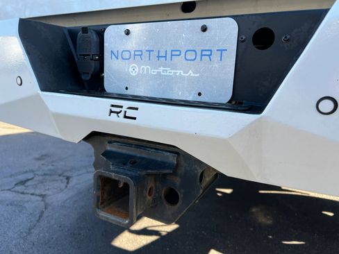 Used 2019 Chevrolet Silverado 2500 LT w/ Custom Sport Edition image 34