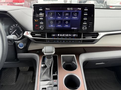 Certified 2023 Toyota Sienna XLE image 21