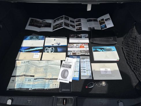 Used 2008 Mercedes-Benz E 350 4MATIC Sedan image 16