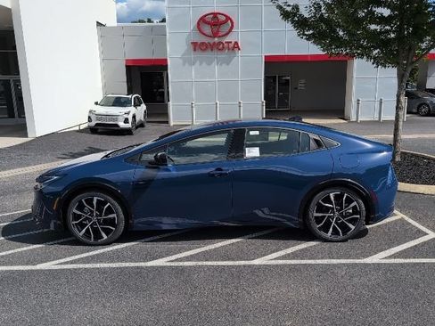 New 2026 Toyota Prius Plug-In Hybrid FWD image 8