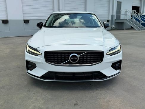 Used 2021 Volvo S60 T5 Momentum FWD image 3