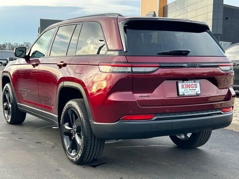 New 2025 Jeep Grand Cherokee 4WD image 5