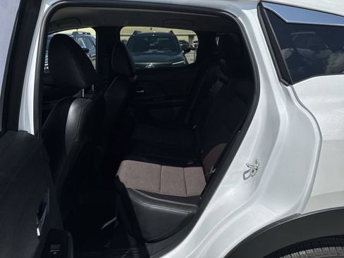 Used 2026 Nissan Kicks SR FWD image 13