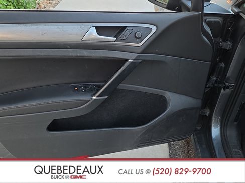 Used 2015 Volkswagen Golf SE image 10