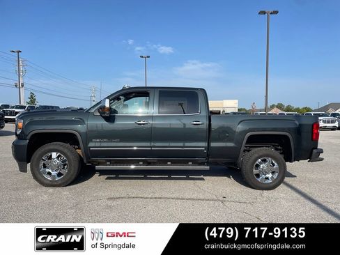 Used 2019 GMC Sierra 3500 Denali w/ Duramax Plus Package AWD/4WD image 4