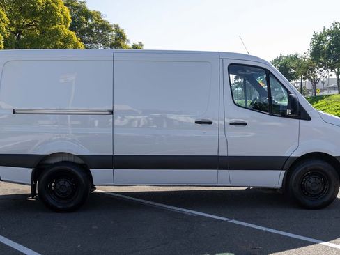 Used 2020 Mercedes-Benz Sprinter 144 Cargo image 3