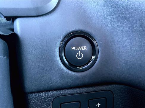 Used 2025 Toyota Sequoia Platinum image 34