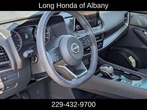 Used 2024 Nissan Rogue SV w/ SV Premium Package FWD image 13