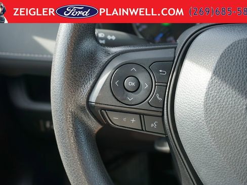 Used 2022 Toyota RAV4 LE AWD/4WD image 21