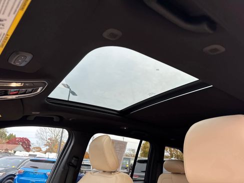 Used 2022 Jeep Grand Cherokee Limited 4xe image 14