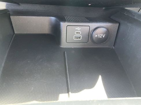 Used 2025 Ford Escape SE FWD image 21