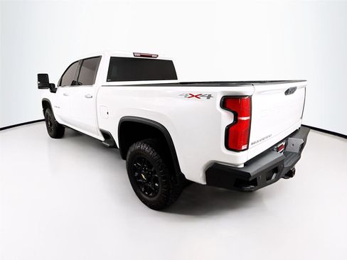 Used 2024 Chevrolet Silverado 2500 LTZ image 5