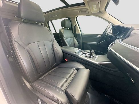 Used 2022 BMW X7 xDrive40i w/ Premium Package AWD/4WD image 29