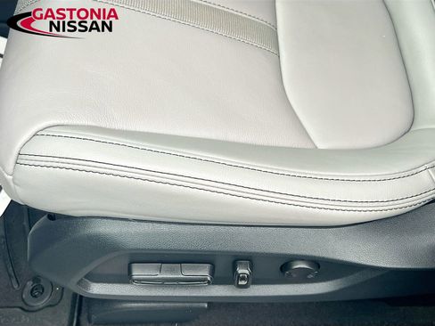 Used 2024 Honda Pilot Touring image 26