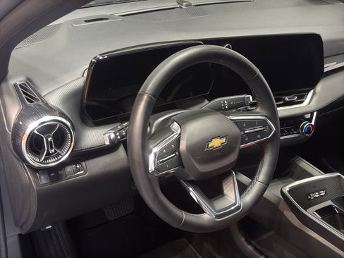 Used 2025 Chevrolet Equinox LT w/ Convenience Package II image 18