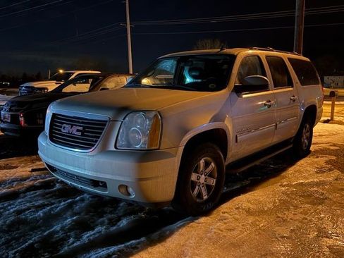 Used 2013 GMC Yukon XL SLT image 3