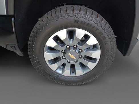 Used 2024 Chevrolet Silverado 2500 Custom w/ Custom Value Package AWD/4WD image 14
