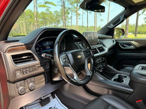 Used 2023 Chevrolet Suburban LT w/ Luxury Package AWD/4WD image 13