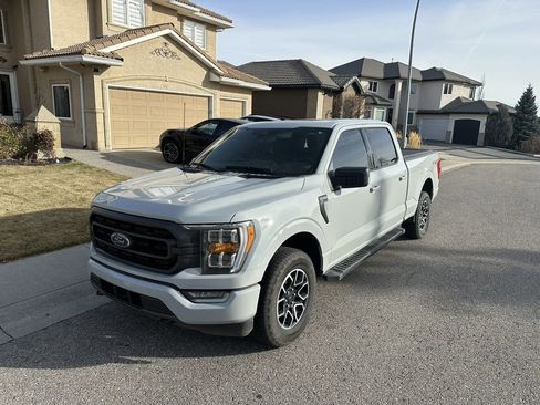 Used 2025 Ford F350 Platinum AWD/4WD image 1