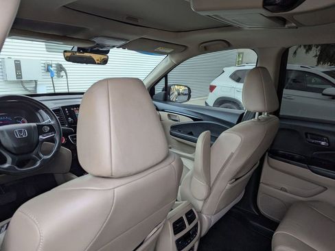 Used 2021 Honda Pilot Touring image 18