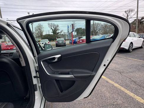 Used 2012 Volvo S60 T5 w/ Multimedia Pkg FWD image 14