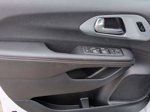 New 2026 Chrysler Pacifica Limited w/ S Appearance Package image 14