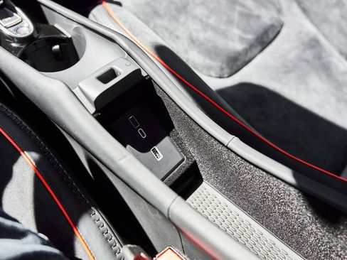 Used 2024 McLaren Artura RWD image 55