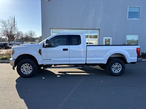 Used 2019 Ford F250 XLT w/ XLT Value Package image 2