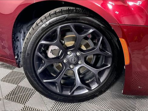 Used 2019 Chrysler 300 Touring w/ Sport Appearance Package image 11