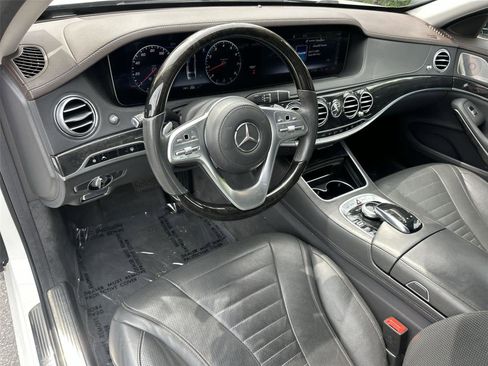 Used 2020 Mercedes-Benz S 560 Sedan image 2