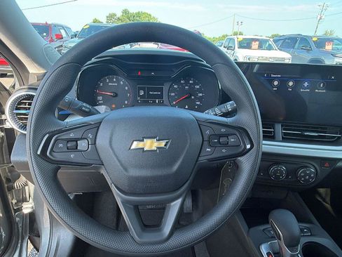 New 2026 Chevrolet Trax LS w/ LS Convenience Package FWD image 19
