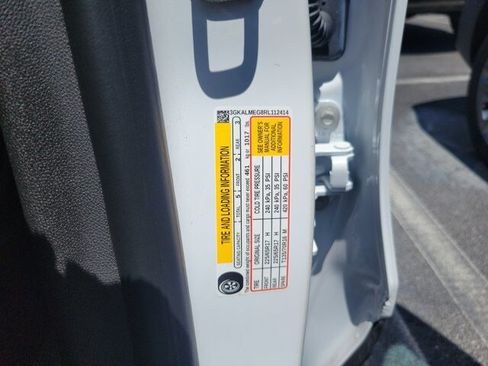 Used 2024 GMC Terrain SLE FWD image 32