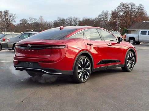 Used 2023 Toyota Crown Platinum image 5