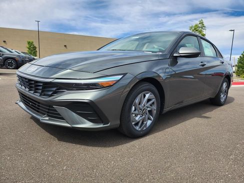 New 2026 Hyundai Elantra Hybrid FWD image 1