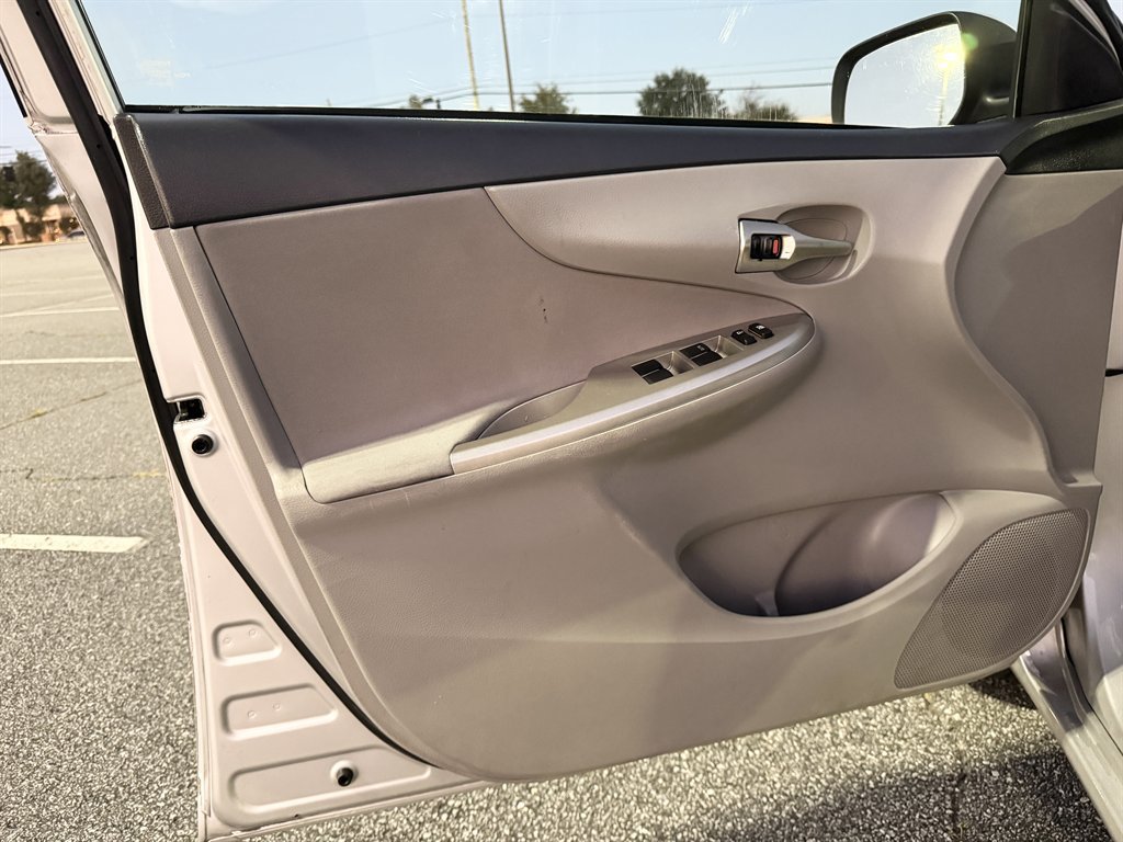 Used 2012 Toyota Corolla LE FWD image 53