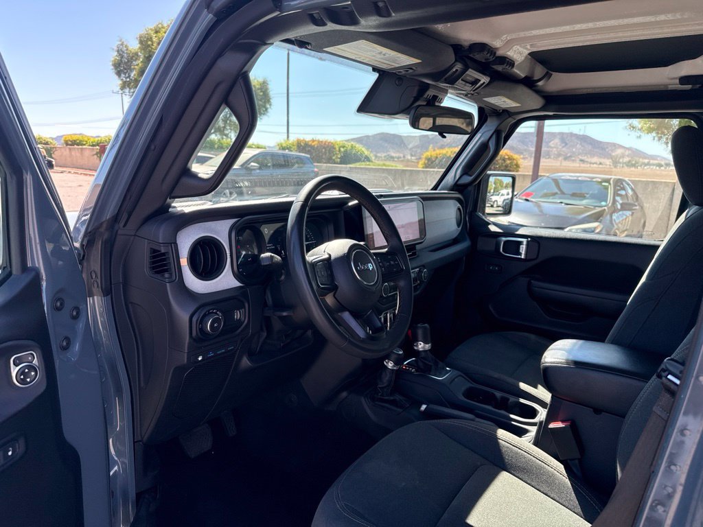 Used 2024 Jeep Wrangler Unlimited AWD/4WD image 14