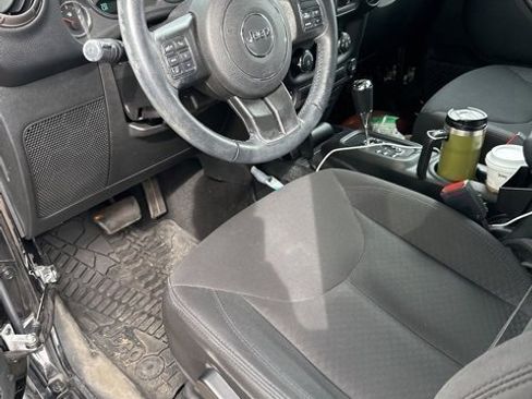 Used 2018 Jeep Wrangler Unlimited Sport S image 5