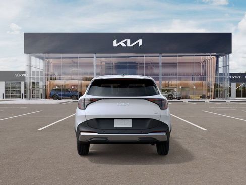 Used 2026 Kia Sportage LX FWD image 5