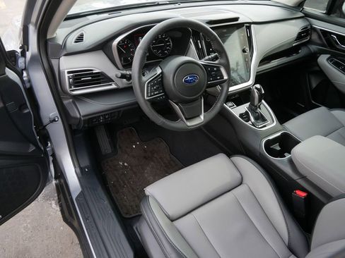 Used 2025 Subaru Outback Limited image 13