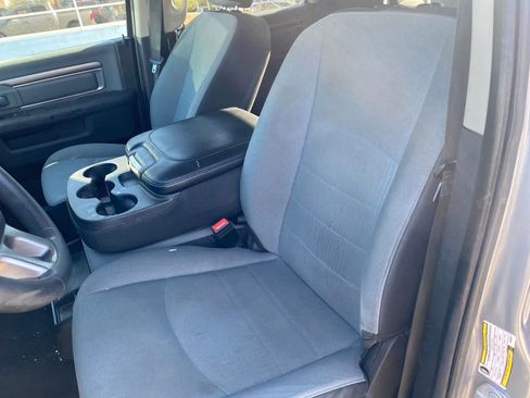 Used 2021 RAM 1500 Classic SLT RWD image 12