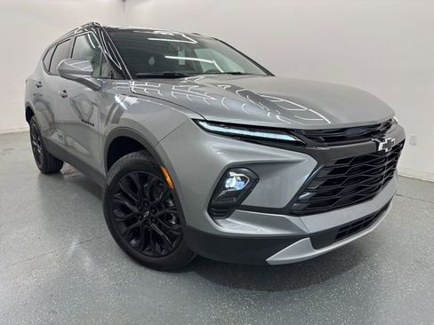 New 2026 Chevrolet Blazer LT w/ LPO, Black Sport Package FWD image 3