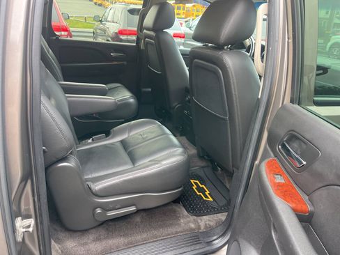 Used 2011 Chevrolet Suburban LT AWD/4WD image 37