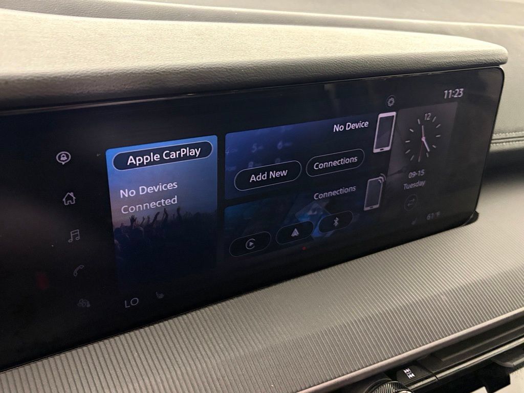 Certified 2025 Nissan Murano SV FWD image 23