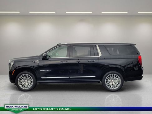 Used 2025 GMC Yukon XL Denali w/ Sun & Power Step Package image 7