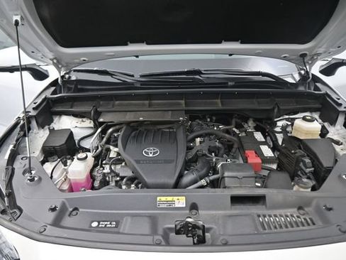 Certified 2025 Toyota Highlander Limited AWD/4WD image 12