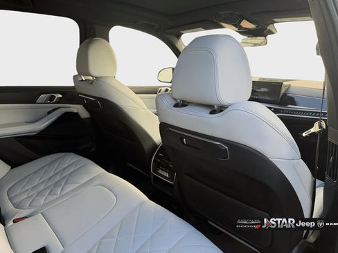 Used 2024 BMW X5 sDrive40i w/ M Sport Package RWD image 30
