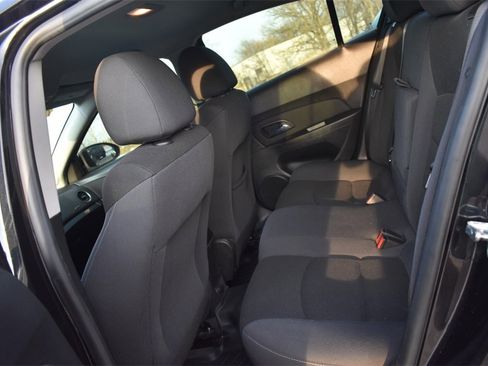 Used 2016 Chevrolet Cruze LT image 19