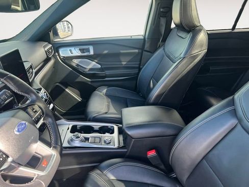Used 2024 Ford Explorer ST w/ Technology Package image 9